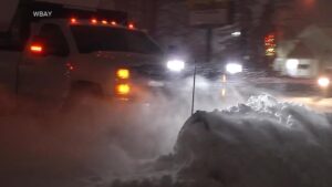 Thời tiết khắc nghiệt gây hỗn loạn trên khắp nước Mỹ, kích hoạt các cuộc giải cứu 17 Thời tiết khắc nghiệt gây hỗn loạn trên khắp nước Mỹ, kích hoạt các cuộc giải cứu