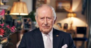 Vua Charles tiết lộ giảm bớt liệu trình trị ung thư 3 Vua Charles tiết lộ giảm bớt liệu trình trị ung thư