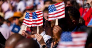 Chính Quyền Tổng Thống Donald Trump siết chặt thủ tục nhập tịch 24 Chính Quyền Tổng Thống Donald Trump siết chặt thủ tục nhập tịch