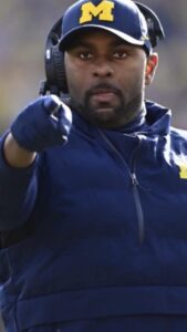 Huấn luyện viên bóng bầu dục Michigan bị sa thải sẽ ra tòa vào thứ Sáu 33 Huấn luyện viên bóng bầu dục Michigan bị sa thải sẽ ra tòa vào thứ Sáu