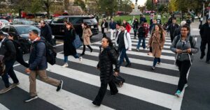 Thị trường việc làm Mỹ chao đảo: Tháng 10 mất 105,000 việc làm 14 Thị trường việc làm Mỹ chao đảo: Tháng 10 mất 105,000 việc làm