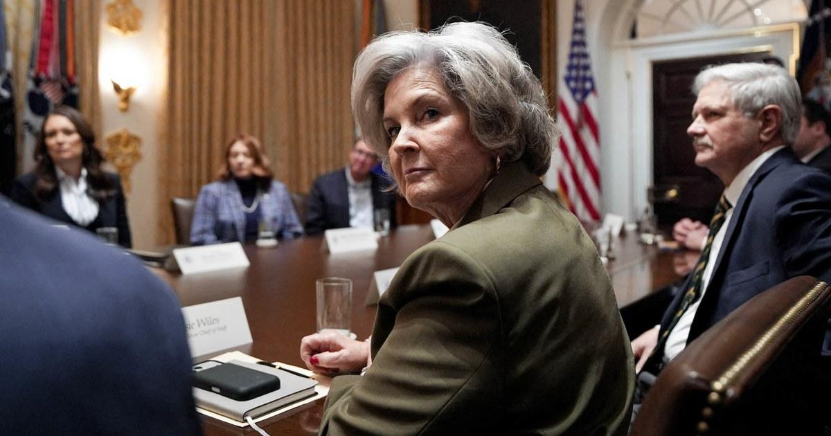 Chánh văn phòng Tòa Bạch Ốc Susie Wiles bị 'tấn công' trong bài phỏng vấn Vanity Fair 1 251216 susie wiles mn 1420 8f4af8