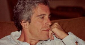 Bộ Tư pháp Mỹ công bố hồ sơ Epstein, có nhắc đến Tổng Thống Donald Trump