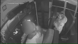 Mưa Bão Gây Hỗn Loạn ở Bờ Đông Hoa Kỳ