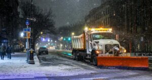 Thời tiết mùa đông gây rối loạn giao thông diện rộng