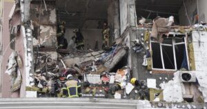 Nga tấn công Kyiv trước thềm cuộc gặp Trump – Zelenskyy