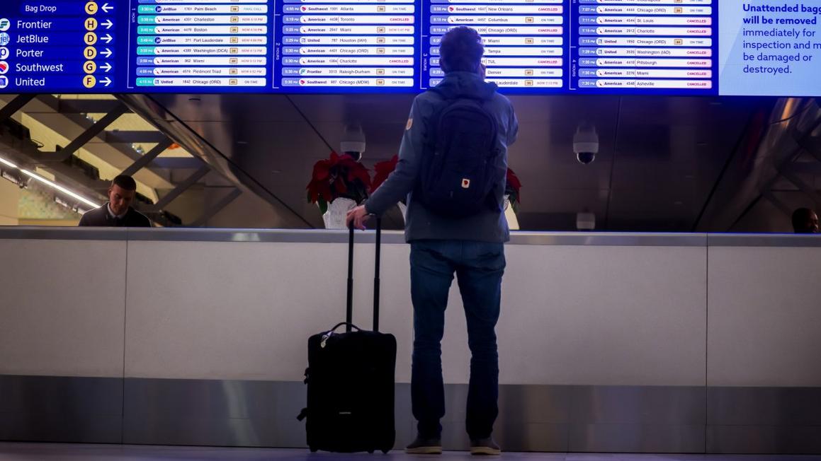 Bão Tuyết Gây Rối Loạn Giao Thông Khắp Nước Mỹ 1 251229 travel delay getty