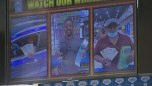 Cửa hàng may mắn ở Houston tấp nập khách vì giải Powerball 1.7 tỷ đô