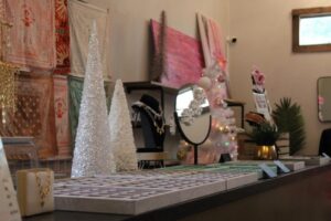 Mixie Permanent Jewelry Mở Rộng Cửa Hàng tại Gruene