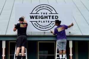 Nhà hàng The Weighted Plate đóng cửa sau một năm tại địa điểm mới ở New Braunfels