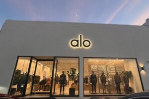 Alo Yoga Mở Cửa Hàng Mới Tại Rice Village, Houston