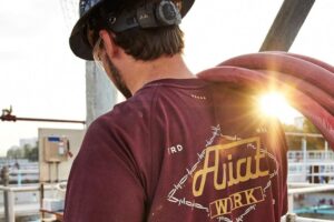 Thống đốc Greg Abbott: Ariat International sẽ mở rộng trụ sở Fort Worth, tạo thêm 150 việc làm