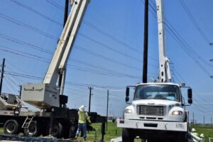Entergy đang nâng cấp đường dây truyền tải trên Hồ Conroe