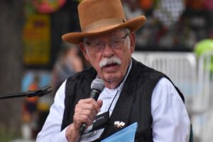 Thị trưởng Grapevine đề nghị gây quỹ $1.2M để hoãn đóng cửa trường Dove