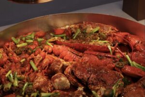 Nhà hàng Crouching Tiger Hidden Dragon ở Richardson phục vụ hải sản, sushi. 33 Nhà hàng Crouching Tiger Hidden Dragon ở Richardson phục vụ hải sản, sushi.