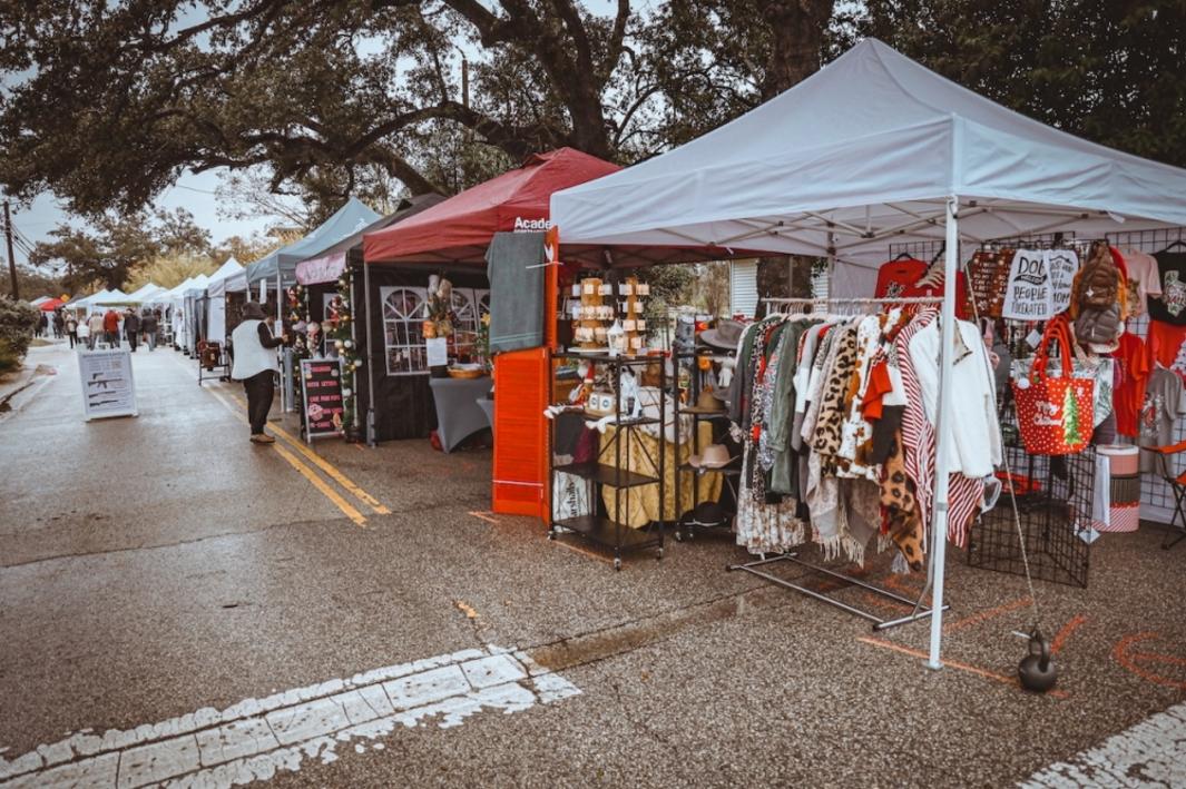 Lễ Giáng Sinh trên đường Mercer tại Dripping Springs mang không khí mùa đông 1 398710