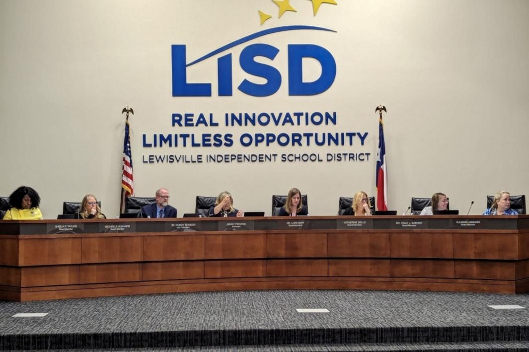 Tổng Giám Đốc Học Khu Lewisville Đề Xuất Dời Chương Trình Khỏi Các Tòa Nhà Dư Thừa 1 398837