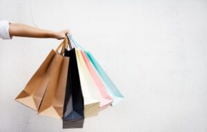 Xu hướng mua quà tặng mùa lễ hội cuối năm tại Spring-Klein