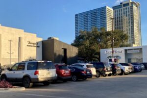 Khảo sát bãi đậu xe Montrose được gia hạn đến 15/1