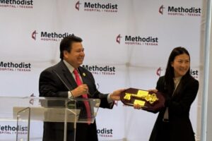 Bệnh viện Methodist Texsan kỷ niệm 15 năm thành lập