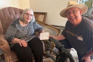 Tổ chức Metroport Meals on Wheels tại Roanoke, Texas, mang đến những bữa ăn ấm áp cho người dân 16 Tổ chức Metroport Meals on Wheels tại Roanoke, Texas, mang đến những bữa ăn ấm áp cho người dân