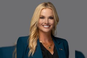 Ủy viên Hội đồng Quản trị CISD Từ chức để tranh cử vào Hội đồng Giáo dục Bang Texas 35 Ủy viên Hội đồng Quản trị CISD Từ chức để tranh cử vào Hội đồng Giáo dục Bang Texas