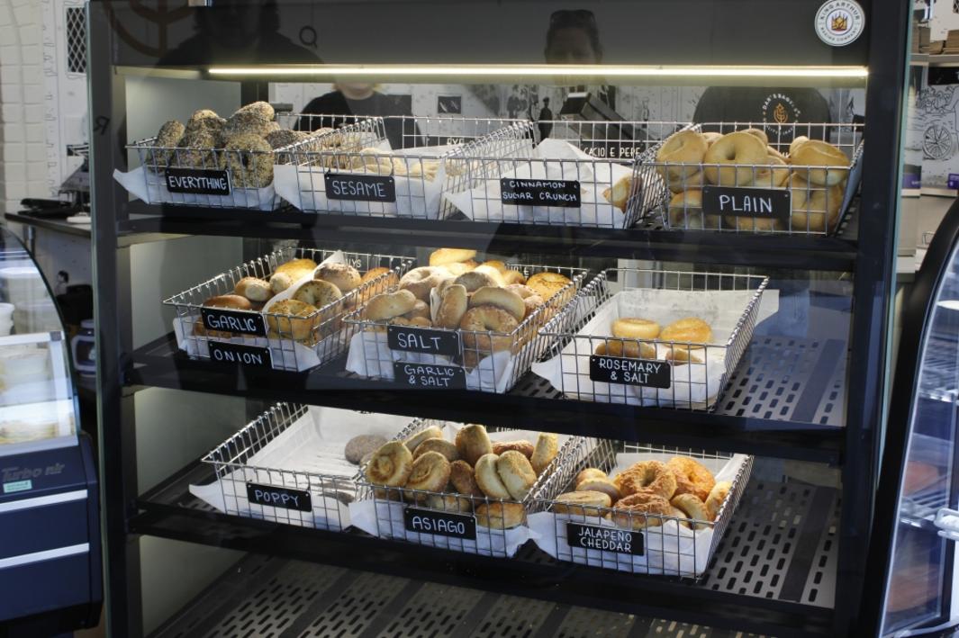 Quán bánh mì Dan's Bagels khai trương tại Grapevine 1 399498