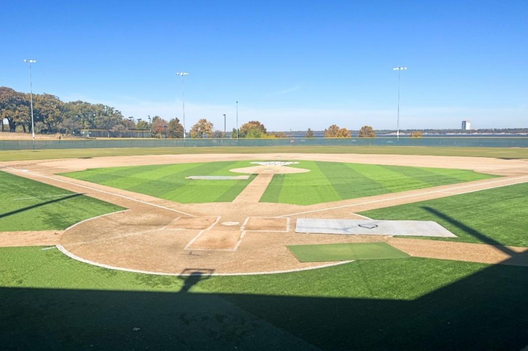 4 sân bóng chày tại Oak Grove được thay cỏ nhân tạo 1 399555