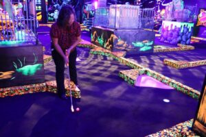 Cộng đồng Keller Mừng Khai Trương Sân Golf Mini Monster 15 Cộng đồng Keller Mừng Khai Trương Sân Golf Mini Monster