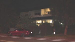 Santa Monica đóng cửa nhà tạm trú cho người cai nghiện, hàng xóm lo ngại có thể mở cửa trở lại 32 Santa Monica đóng cửa nhà tạm trú cho người cai nghiện, hàng xóm lo ngại có thể mở cửa trở lại