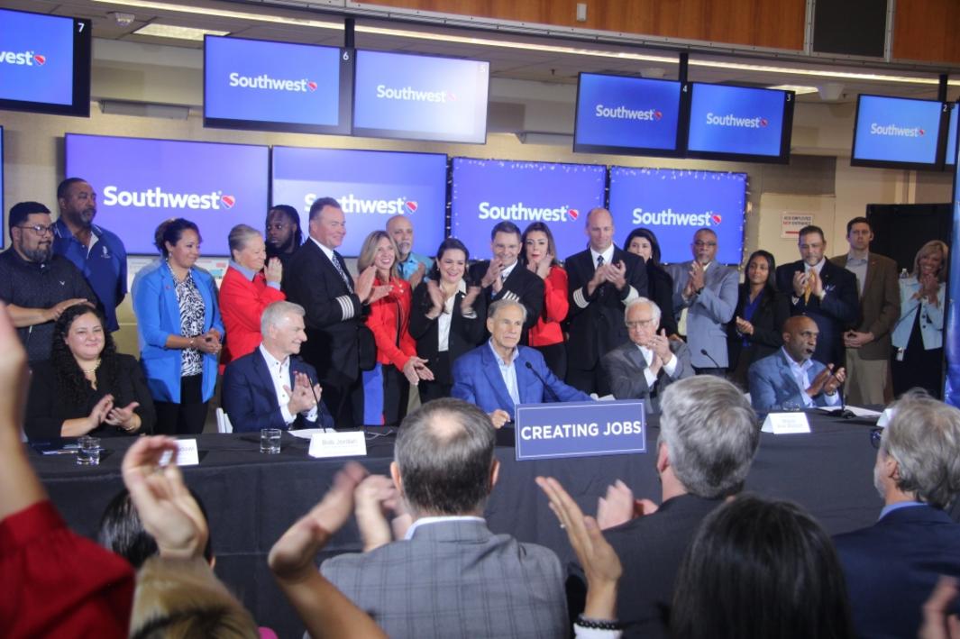 Chính quyền bang và thành phố Austin công bố mở rộng sân bay 1 400396