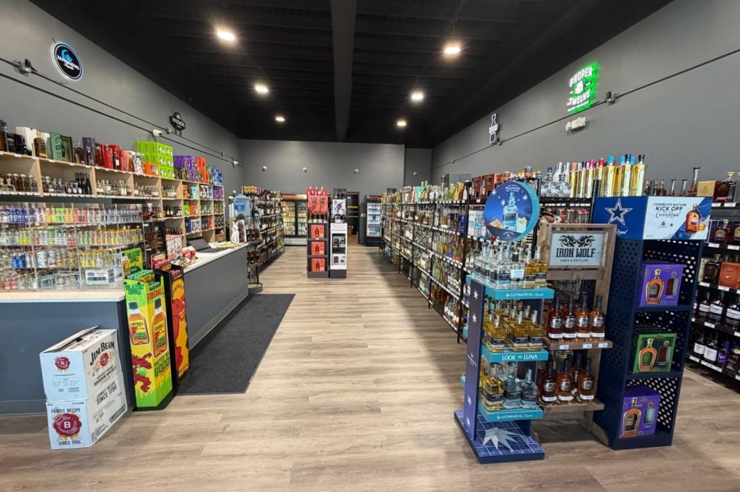 Top Shots Liquor Khai Trương Cửa Hàng Mới Gần Hutto-Round Rock 1 400429