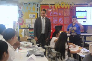 Học Khu Austin Cân Nhắc Hợp Tác với Trường Tư Thục tại Các Trường Trung Học Cơ Sở 34 Học Khu Austin Cân Nhắc Hợp Tác với Trường Tư Thục tại Các Trường Trung Học Cơ Sở