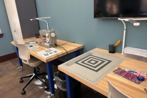 Thư viện Colleyville Khai Trương Khu Chế Tác Mới 16 Thư viện Colleyville Khai Trương Khu Chế Tác Mới