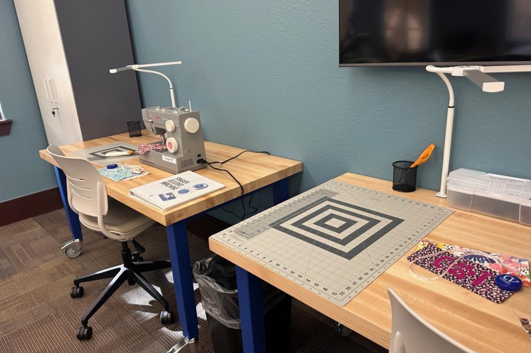 Thư viện Colleyville Khai Trương Khu Chế Tác Mới 1 400543