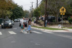 Thành phố Austin Nâng Cấp An Toàn Gần Trường Tiểu Học Zilker 34 Thành phố Austin Nâng Cấp An Toàn Gần Trường Tiểu Học Zilker
