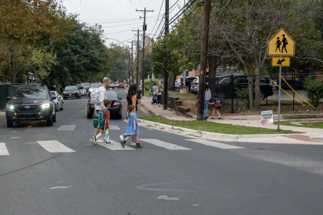 Thành phố Austin Nâng Cấp An Toàn Gần Trường Tiểu Học Zilker 1 400808