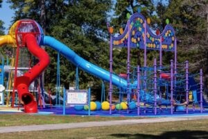 Trường Tiểu học Lakeshore ở Texas Khai trương Khu vui chơi 'Dreamland' Mới 3 Trường Tiểu học Lakeshore ở Texas Khai trương Khu vui chơi ‘Dreamland’ Mới