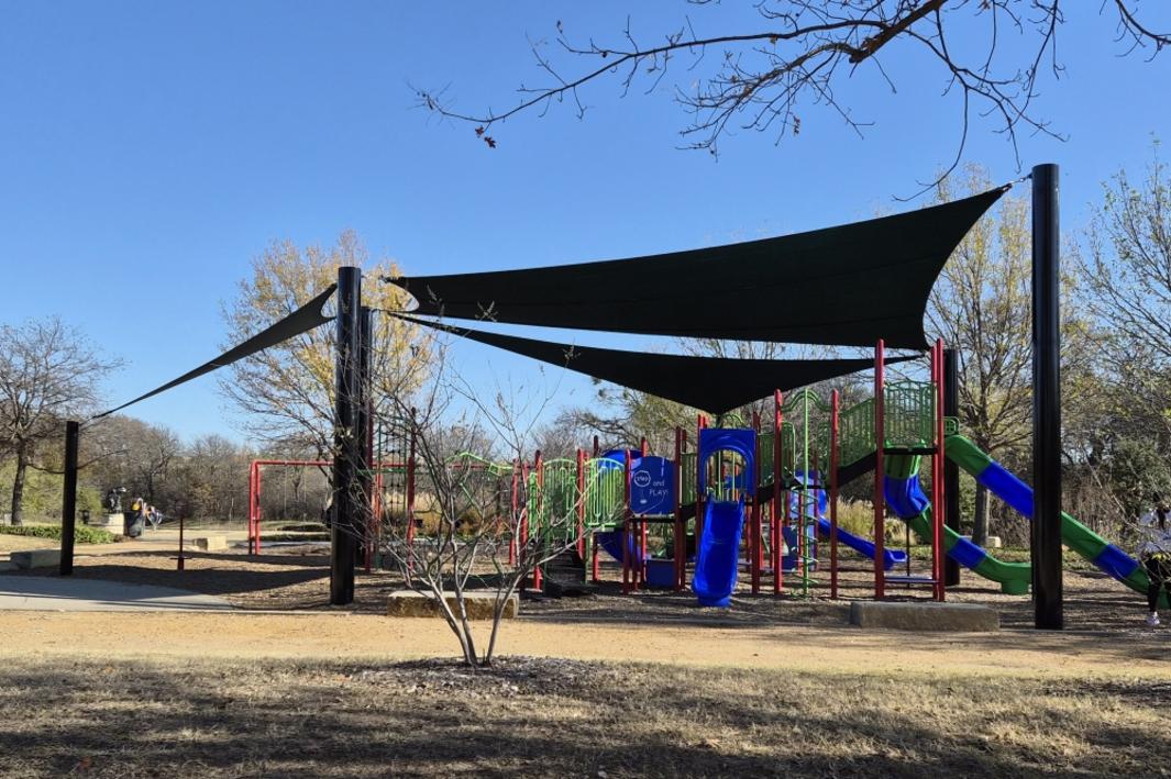 Công trình che bóng mới hoàn thành tại Công viên Keller Pointe 1 400973