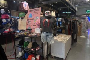 Limbo Jewelry và Triple Z Threadz Sẽ Đóng Cửa Vào Tháng 1/2026 5 Limbo Jewelry và Triple Z Threadz Sẽ Đóng Cửa Vào Tháng 1/2026