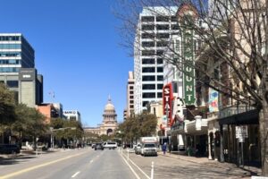 Austin Khảo Sát Về Bãi Đậu Xe, Khu Vực Bốc Dỡ Hàng và Không Gian Vỉa Hè 4 Austin Khảo Sát Về Bãi Đậu Xe, Khu Vực Bốc Dỡ Hàng và Không Gian Vỉa Hè