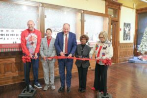 Bảo tàng Denton County mở cửa trở lại với triển lãm mới về tinh thần ái quốc 7 Bảo tàng Denton County mở cửa trở lại với triển lãm mới về tinh thần ái quốc