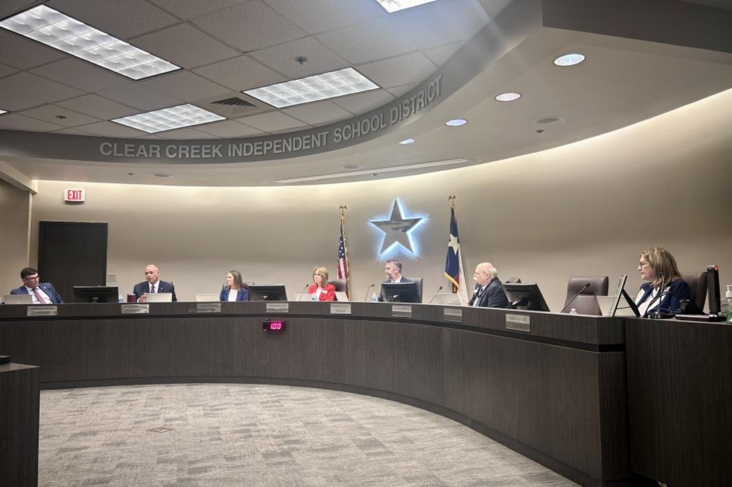 Khu Học Chánh Clear Creek Cân Nhắc Các Biện Pháp Cắt Giảm Chi Tiêu 1 401203