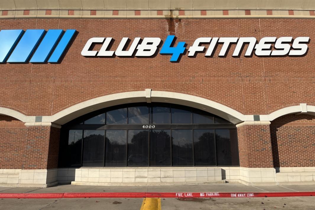 Câu lạc bộ thể hình Club 4 Fitness khai trương tại Grapevine 1 401387