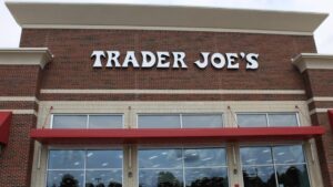 Trader Joe's Khai Trương Chi Nhánh Đầu Tiên Tại Cypress 15 Trader Joe’s Khai Trương Chi Nhánh Đầu Tiên Tại Cypress