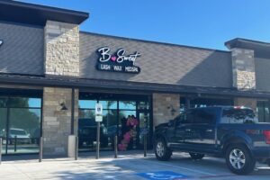 B. Sweet Lash Wax Med-Spa khai trương cơ sở mới tại Round Rock 2 B. Sweet Lash Wax Med-Spa khai trương cơ sở mới tại Round Rock