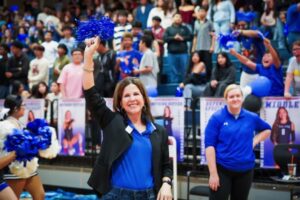 Bà Kristi Lee đảm nhận chức vụ Hiệu trưởng Bastrop ISD 4 Bà Kristi Lee đảm nhận chức vụ Hiệu trưởng Bastrop ISD