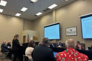 Học khu Bastrop xin gia hạn về các yêu cầu chứng chỉ giáo viên mới