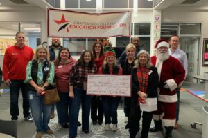 Giáo viên Grapevine-Colleyville ISD nhận gần 91.000 đô la tiền tài trợ 12 Giáo viên Grapevine-Colleyville ISD nhận gần 91.000 đô la tiền tài trợ