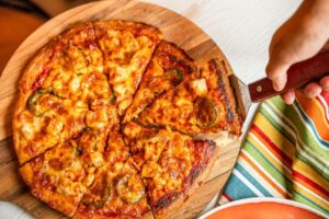 Singas Famous Pizza khai trương chi nhánh đầu tiên tại Houston, bang Texas